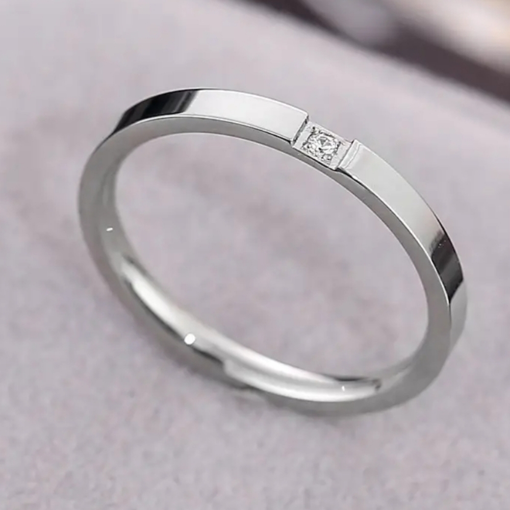 NWOT SZ 7, SILVER PLATED RING